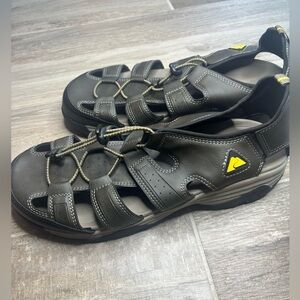 Ozark Trail Dark Brown Men's Sandals size 11 new with tags